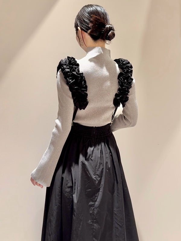 voluminous skirt with frill suspenders