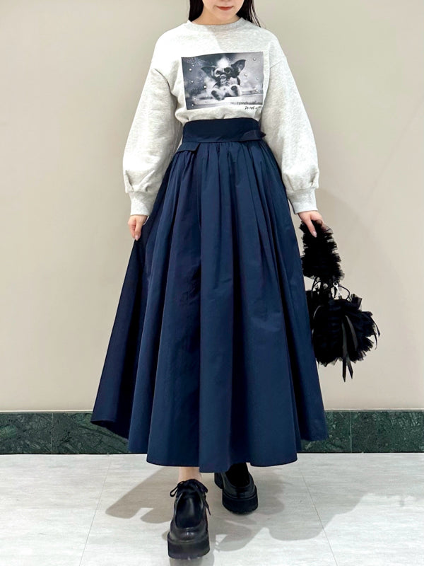 voluminous skirt with frill suspenders