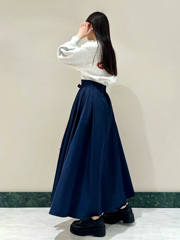 voluminous skirt with frill suspenders